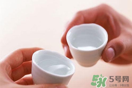 喝白酒能解牙痛嗎？牙痛能喝白酒嗎？