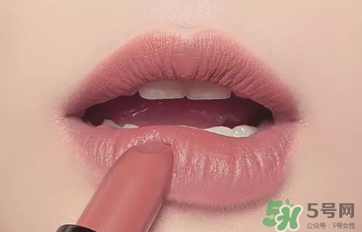 吃土色口紅適合什么膚色？吃土色口紅妝容