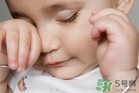 孩子為什么老眨眼睛？孩子總眨眼睛怎么回事？