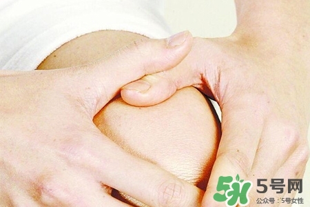 天冷膝蓋疼能在膝蓋處拔罐嗎？緩解膝蓋疼的6個小妙招