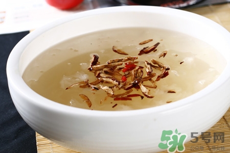 喝銀耳湯能補(bǔ)充膠原蛋白嗎？補(bǔ)充膠原蛋白的食物有哪些？