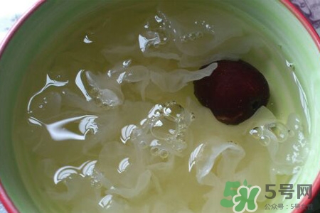 喝銀耳湯能補(bǔ)充膠原蛋白嗎？補(bǔ)充膠原蛋白的食物有哪些？