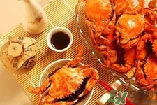 喝白酒能吃螃蟹嗎？吃螃蟹喝什么酒好？