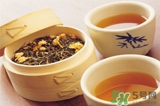 冬天喝菊花茶好嗎？冬天喝菊花茶加枸杞好嗎？