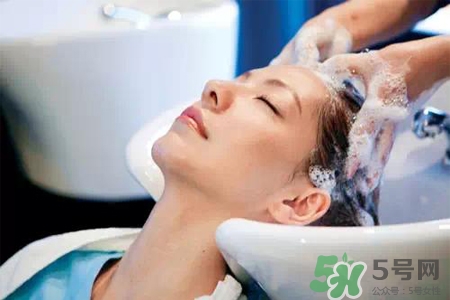 產(chǎn)后可以洗頭嗎？產(chǎn)后多久可以洗頭發(fā)？