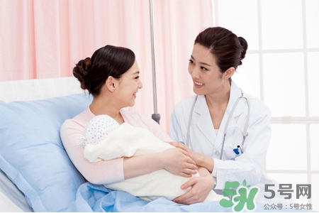 產(chǎn)后可以用普通衛(wèi)生巾嗎？產(chǎn)婦專(zhuān)用衛(wèi)生巾和普通衛(wèi)生巾的區(qū)別