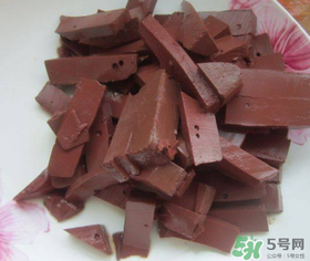 坐月子可以吃羊血嗎？坐月子能吃羊血嗎？