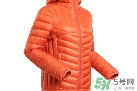 冬天穿羽絨服好還是棉服好？羽絨服和棉服哪個(gè)好？