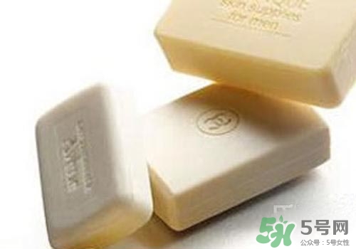 硫磺皂可以洗頭嗎？怎么用硫磺皂洗頭