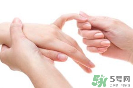 冬天洗衣服手冷怎么辦？教你洗衣不傷手的6妙招