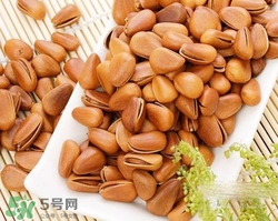 松子和核桃哪個營養(yǎng)價值更高？松子和核桃哪個更容易發(fā)胖？