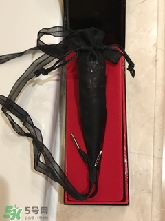 cl黑管口紅和金管有什么區(qū)別？cl黑管和cl金管哪個(gè)好？