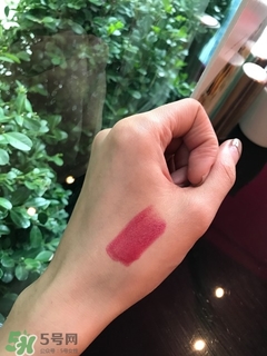 cl黑管口紅和金管有什么區(qū)別？cl黑管和cl金管哪個(gè)好？