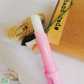 mistine草莓唇膏多少錢？mistine美氏婷草莓變色唇膏價格