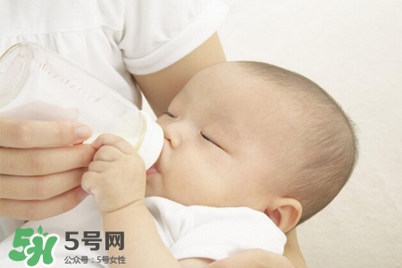 產(chǎn)后胸部下垂什么原因？產(chǎn)后胸部下垂怎么辦？