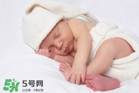 產(chǎn)后胸部下垂什么原因？產(chǎn)后胸部下垂怎么辦？