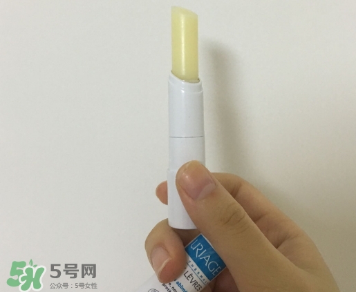 依泉和dhc唇膏哪個(gè)好？依泉唇膏和dhc唇膏哪個(gè)好？