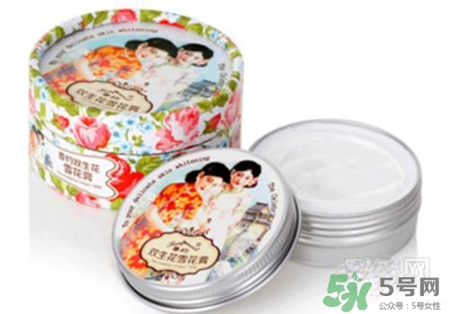 雪花膏適合油性皮膚嗎？油性皮膚可以用雪花膏嗎？