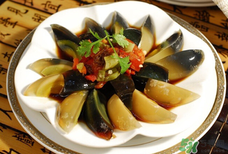 皮蛋有黑點(diǎn)能吃嗎？皮蛋有毒嗎？