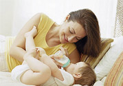 母乳和奶粉混合喂養(yǎng)好嗎？母乳和奶粉可以混在一起吃嗎？