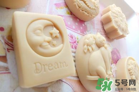 母乳做香皂可以洗臉嗎？母乳可以做面膜嗎？