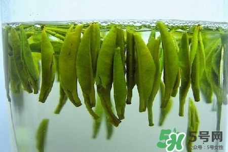 口含茶葉能治口臭嗎？口含茶葉有什么作用？