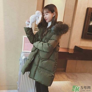 小個子女生適合穿什么羽絨服？個子矮的女生適合什么羽絨服
