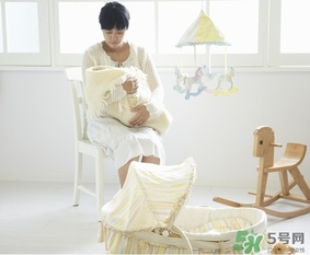 防溢乳墊是一次性的好還是可洗的好？一次性防溢乳墊有毒嗎