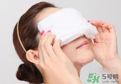 眼皮跳是冷敷還是熱敷？眼皮跳怎么辦？
