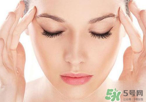 眼皮跳是冷敷還是熱敷？眼皮跳怎么辦？