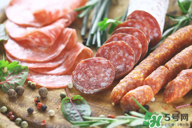 腌肉一斤放多少鹽？腌肉用什么鹽？