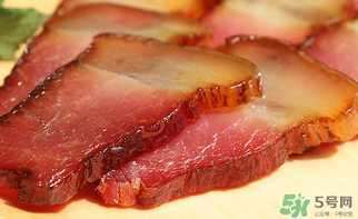 腌咸肉一斤肉放多少鹽？腌咸肉一斤肉放鹽比例