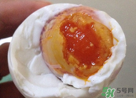 腌雞蛋怎么腌出油多？腌雞蛋最好的出油方法