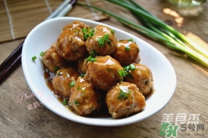 肉丸子可以用面粉嗎？肉丸子用什么粉？