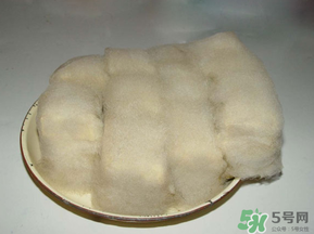 霉豆腐發(fā)霉了還能吃嗎？霉豆腐發(fā)霉有幾種顏色？