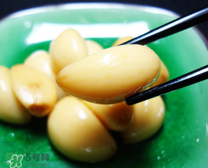腌大蒜變綠還能吃嗎？大蒜腌制后變綠能吃嗎？