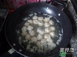 肉丸子可以用面粉嗎？肉丸子用什么粉？