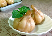 腌大蒜變綠還能吃嗎？大蒜腌制后變綠能吃嗎？