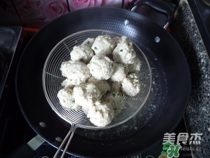 肉丸子可以用面粉嗎？肉丸子用什么粉？
