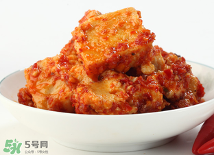 霉豆腐長黑毛能吃嗎？霉豆腐為什么長黑毛？