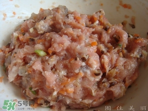 一斤糯米可以做多少個糯米丸子？一斤糯米可以做多少糯米圓子？