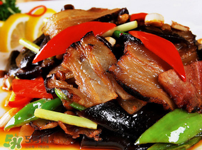 臘肉蒸什么菜好吃？蒸臘肉放什么材料好吃？