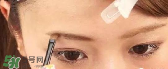 液體眉筆怎么用？液體眉筆使用方法