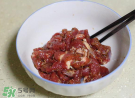 ?羊肉腌制多長(zhǎng)時(shí)間？羊肉怎么腌才嫩？