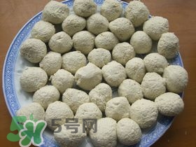 豆腐丸子散了怎么辦？豆腐丸子怎么做不散？