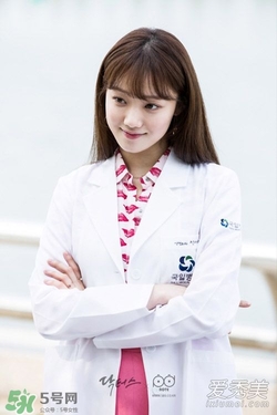 李圣經(jīng)的衣服什么牌子？李圣經(jīng)衣服同款