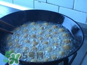 豆腐丸子散了怎么辦？豆腐丸子怎么做不散？