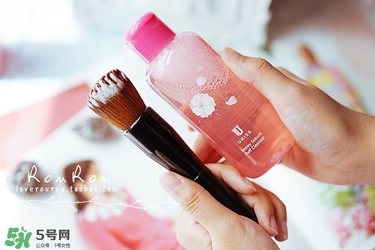 ukiss悠珂思粉撲清洗劑怎么用？悠珂思粉撲清洗劑使用方法