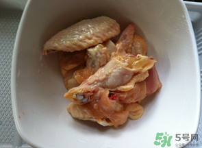 腌雞肉用什么調(diào)料？雞肉用什么腌制？