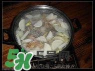 臘豬腳燉什么好吃？臘豬蹄燉什么好吃？